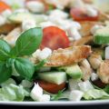 Salade met mozzarella, tomaat, avocado, kip en[...]