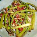Oosterse asperge salade met pecannoten