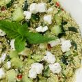 Vega: Quinoa met avocado, munt, komkommer,[...]