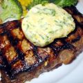 Steak van de bbq met blauwe kaas, knoflook en[...]