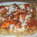 Vegetarische pizza met zoete aardappel en rode[...]