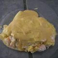 Zeevruchten omelet met romige kaassaus