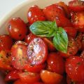 Salade van gemarineerde cherry tomaatjes