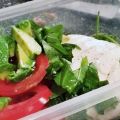 Lunch: Caprese salade to go!