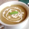 Romige soep van aardperen en champignons