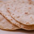 Over zelfgemaakte tortilla wraps en gietijzeren[...]