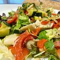 Salade met rucola en gemarineerde artisjokken
