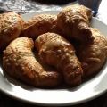 croissant met roomkaas-zalm vulling