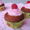 Valentijn cupcakes met frambozen vulling