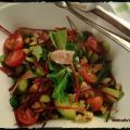Salade van rode bietjes, avocado, sprotjes en[...]