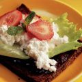 Roggebroodsandwich met aardbeien
