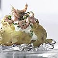 Gepofte aardappel met garnalen-roomkaas