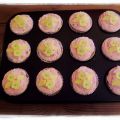 Cupcake met een aardbeien-bavaroistopping en[...]