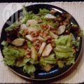 Salade met peer en geroosterde walnoten