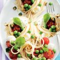 Spaghetti met tuinerwten en mozzarella