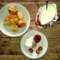 Scones met clotted cream