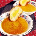 Pittige soep van zoete aardappel en pompoen