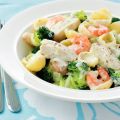 Pasta met vis, garnalen en broccoli