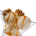 Walnotenijs met karamel en poffertjes