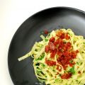 pasta met avocadosaus (en prosciutto)