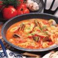 Bouillabaisse van aardappelen en zoutvis