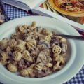 Pasta met pittige paddenstoelensaus