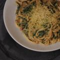 Stroganoff pasta met champignons en spinazie