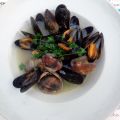 Sauté van mosselen en vongole