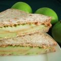 Appel-Pindakaas Sandwich