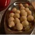 Indische aardappelballetjes met yoghurtsaus