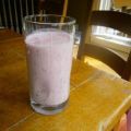Aardbeien smoothie met blauwe bes