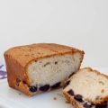 Cake met yoghurt en blauwe bessen