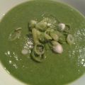 Verfrissend koud soepje van avocado en spinazie.