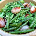 Warme groene groenten met sjalotten in[...]