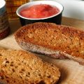 ONTBIJT: Pan con tomate (Toast met tomaat,[...]