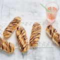 Eclairs met banaan en chocolade