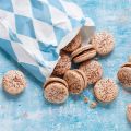 Chocolademacarons met hazelnootpasta