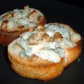 Walnoten en blauwe kaas toastjes