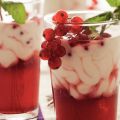 Ontbijtcocktail met rode bessen