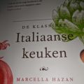 Kookboekjuweeltje van de Italiaanse, Marcella[...]