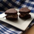 IJs-sandwich met browniekoekjes