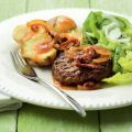 Hamburgers met tomatenjus en Pommes Culinair