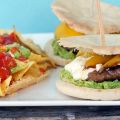 Mexicaans: Pita's met hamburgers, avocado,[...]