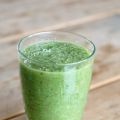 Smoothie met spinazie, appel, komkommer en[...]