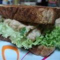 Pittige sandwich met tonijn