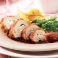 Met geitenkaas gevulde kipfilet met honingjus