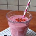 Sinaasappel-bosvruchten smoothie