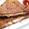Lunch: Pantosti met ei, kaas en metworst