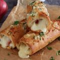 Knoflook Kaasbrood met Salami