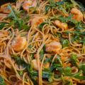 Spaghetti met garnalen en rucola